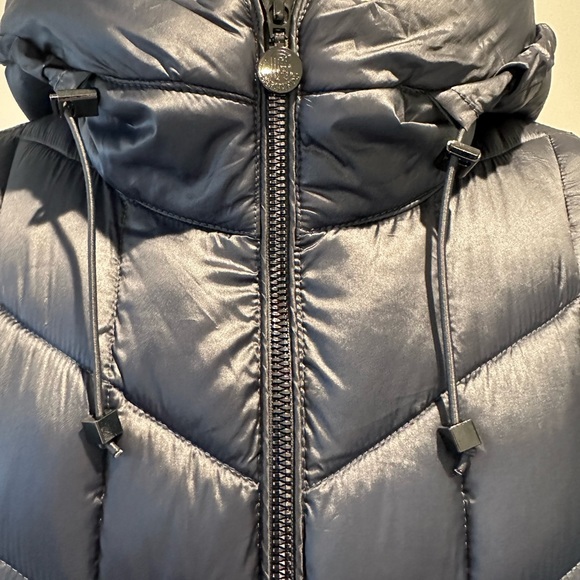Quilted Packable Jacket - Picture 9 of 9